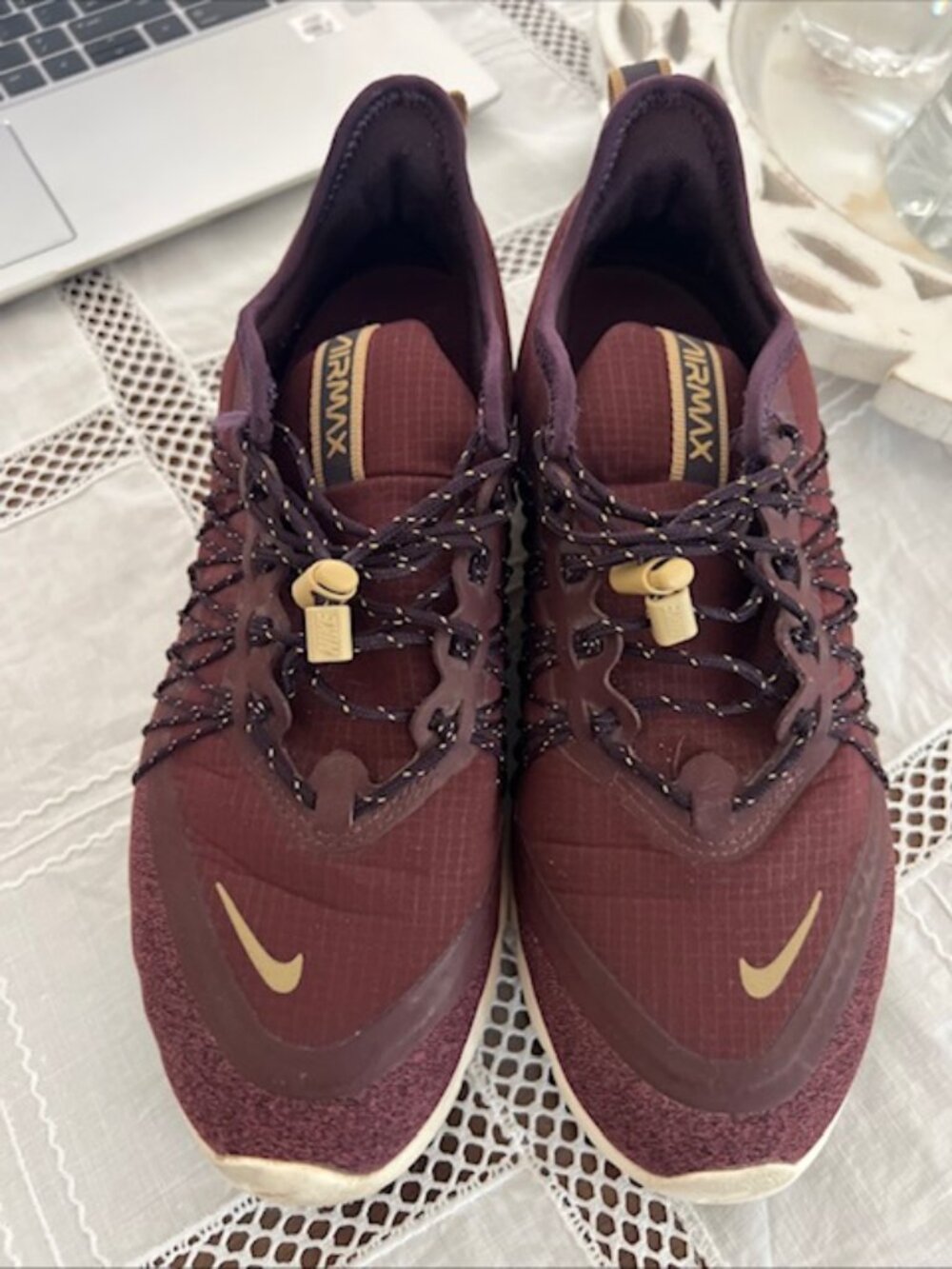 Nike Air Max Sequent 4 Utility Shoes Burgundy Metallic Gold Womens Size 5.5 US